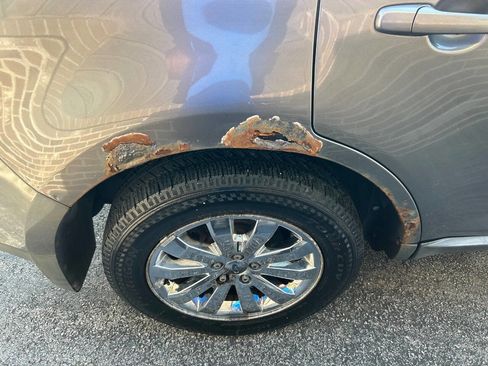 Used 2010 Ford Edge Limited image 5