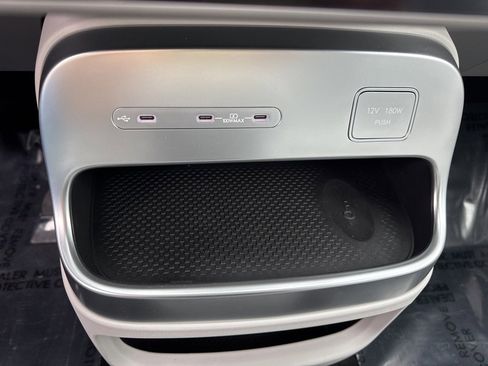 Used 2026 Hyundai Ioniq 9 Limited image 25