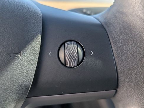 Used 2022 Tesla Model 3 image 22