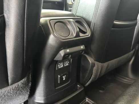 Used 2021 Jeep Wrangler Unlimited Sahara w/ Cold Weather Group AWD/4WD image 16