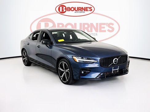 Used 2024 Volvo S60 B5 Core image 1