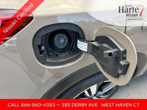Certified 2025 Nissan Rogue SL w/ SL Premium Package AWD/4WD image 27