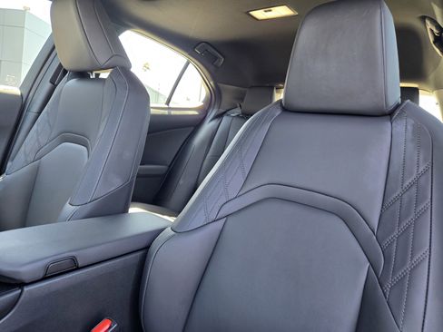Certified 2025 Lexus UX 300h FWD w/ Accessory Package (Z2) image 15