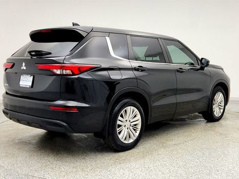 Used 2022 Mitsubishi Outlander ES image 5