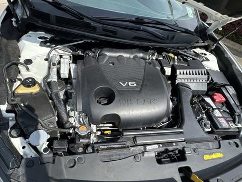 Used 2021 Nissan Maxima SR w/ Sport Mat Group image 10