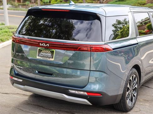 Used 2024 Kia Carnival EX FWD image 14