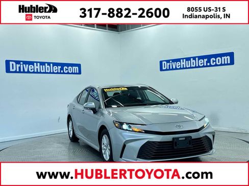 Used 2025 Toyota Camry LE w/ Convenience Package FWD image 1
