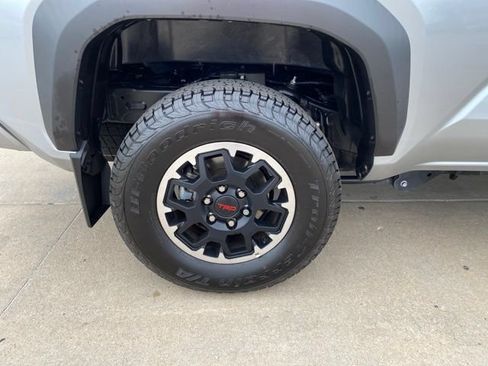 Used 2024 Toyota Tacoma TRD Off-Road AWD/4WD image 20