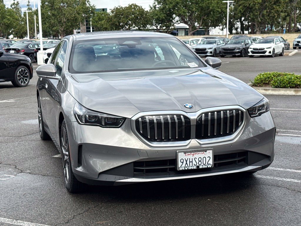 Used 2026 BMW 530i w/ Premium Package RWD image 5