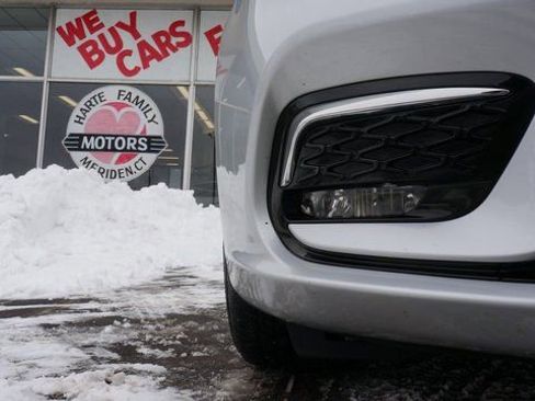 Used 2024 Chrysler Pacifica Touring-L image 74