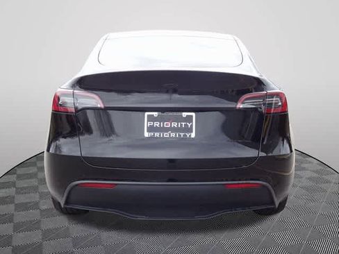 Used 2025 Tesla Model Y Long Range image 3