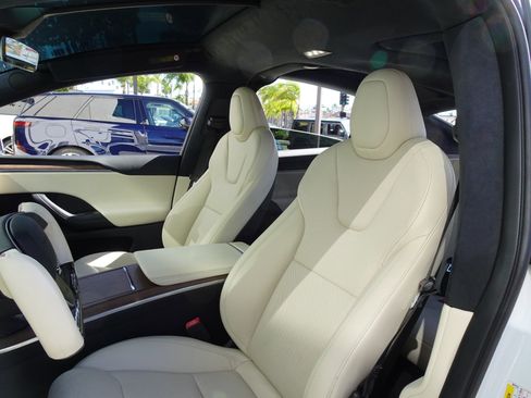 Used 2023 Tesla Model X image 14