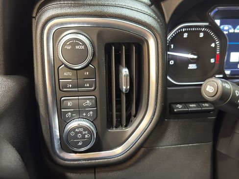 Used 2022 GMC Sierra 3500 Denali w/ Denali Ultimate Package image 39