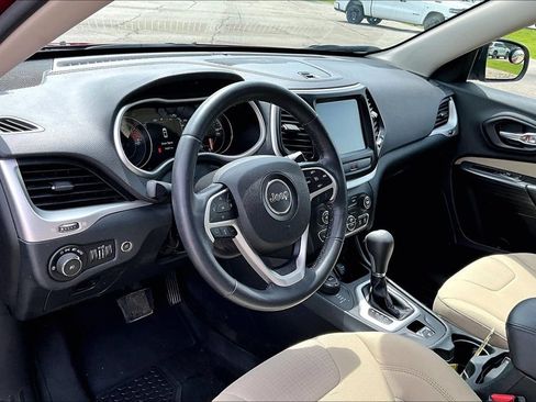 Used 2016 Jeep Cherokee Latitude w/ Comfort/Convenience Group AWD/4WD image 9