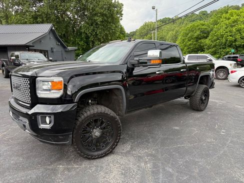 Used 2016 GMC Sierra 2500 Denali w/ Duramax Plus Package AWD/4WD image 41