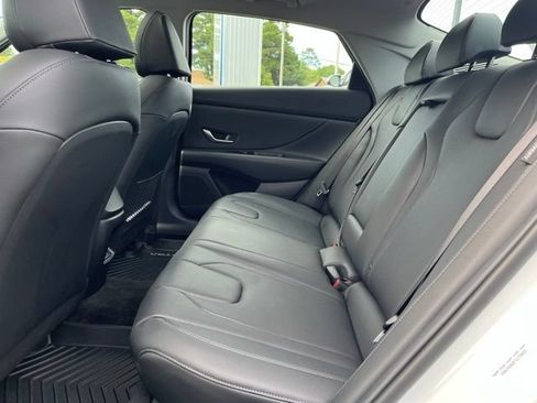 Used 2026 Hyundai Elantra Limited FWD image 25