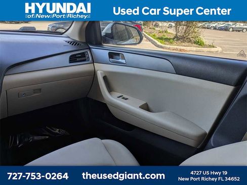 Used 2016 Hyundai Sonata SE image 16