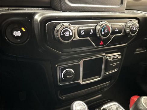Used 2021 Jeep Gladiator Sport image 18