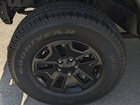 Used 2017 Jeep Wrangler Sport AWD/4WD image 9