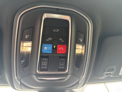 New 2026 Jeep Grand Cherokee Altitude AWD/4WD image 28