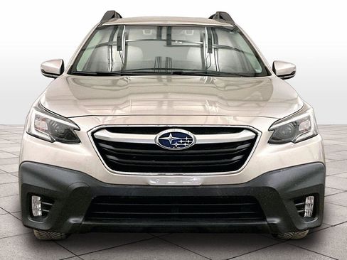 Used 2020 Subaru Outback Premium image 3