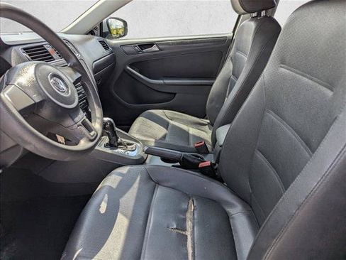 Used 2012 Volkswagen Jetta SE FWD image 23