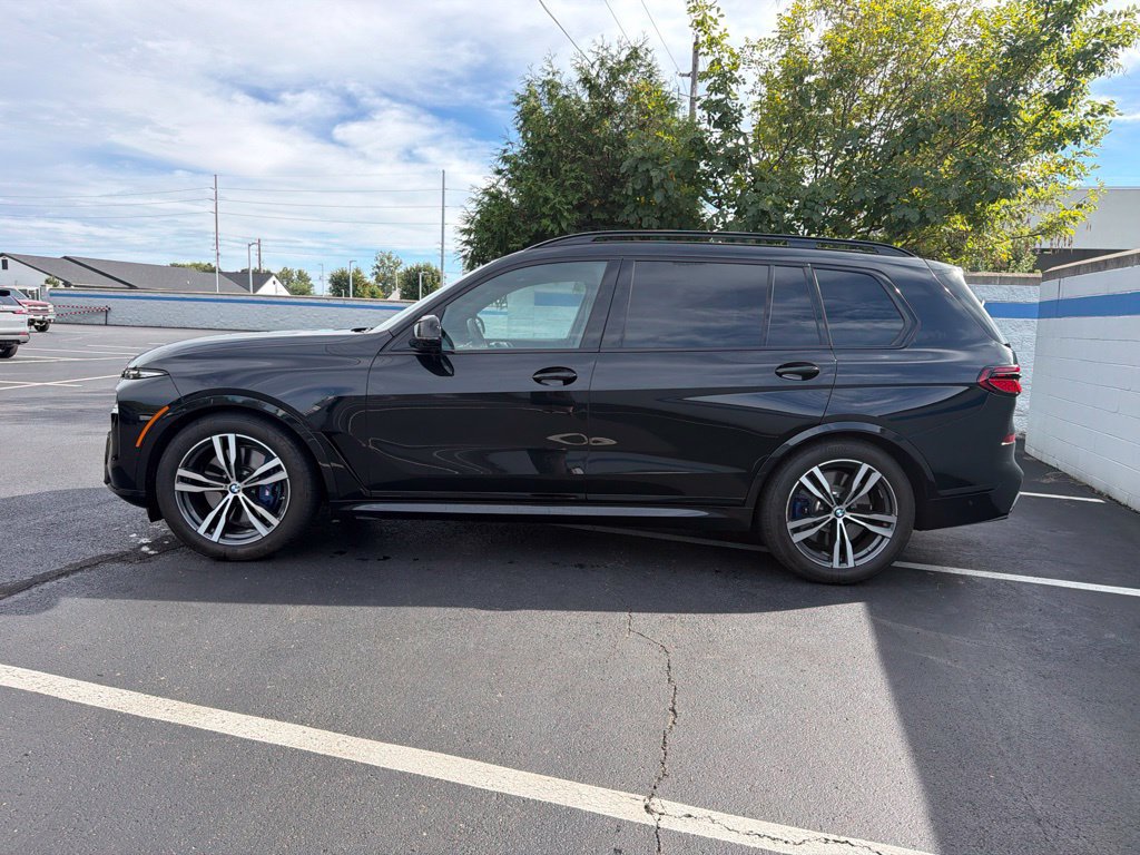 Used 2024 BMW X7 M60i w/ Executive Package AWD/4WD image 2