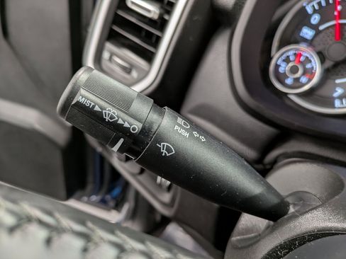 Used 2024 RAM 2500 Big Horn w/ Sport Appearance Package image 18