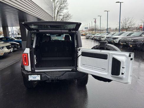 New 2025 Ford Bronco Outer Banks w/ Sasquatch Package image 7