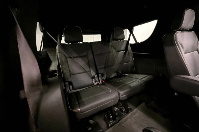 Used 2023 GMC Yukon XL SLT w/ SLT Premium Package AWD/4WD image 32