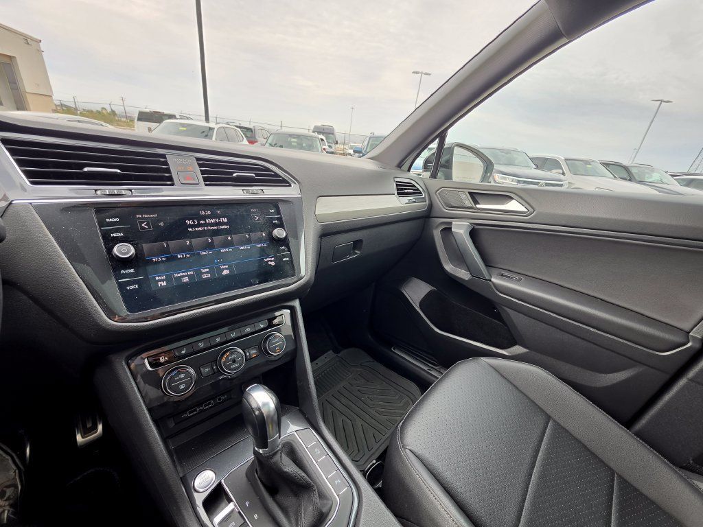 Used 2019 Volkswagen Tiguan SEL R-Line AWD/4WD image 14