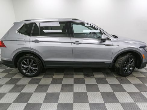 Certified 2023 Volkswagen Tiguan SE image 9