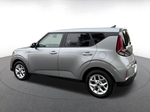 Used 2025 Kia Soul LX w/ LX Technology Package image 10