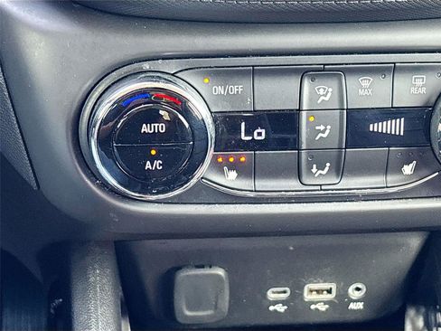 Used 2021 Chevrolet TrailBlazer LT w/ Premium Seating Package FWD image 20