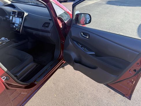 Used 2017 Nissan Leaf SV FWD image 38