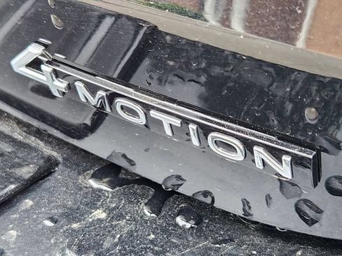 New 2026 Volkswagen Tiguan SE R-Line AWD/4WD image 10