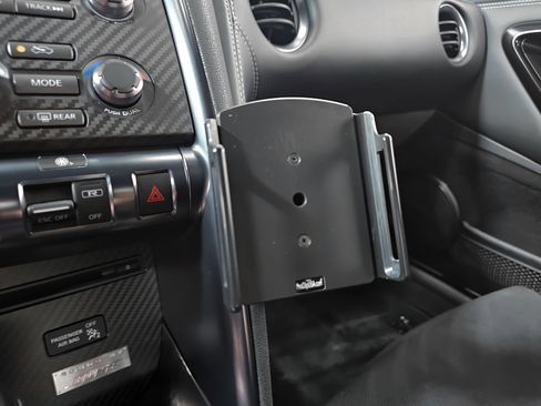 Used 2015 Nissan GT-R Premium image 34