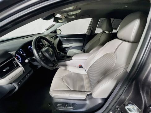 Used 2023 Toyota Camry SE FWD image 14