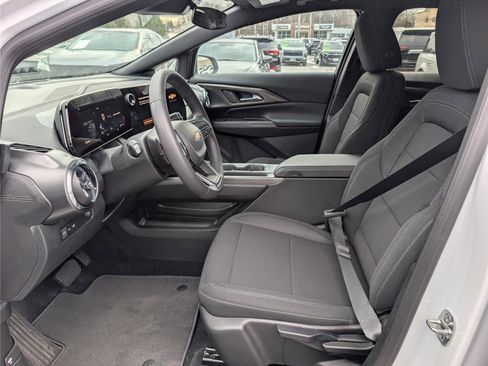 New 2026 Chevrolet Equinox EV LT image 11