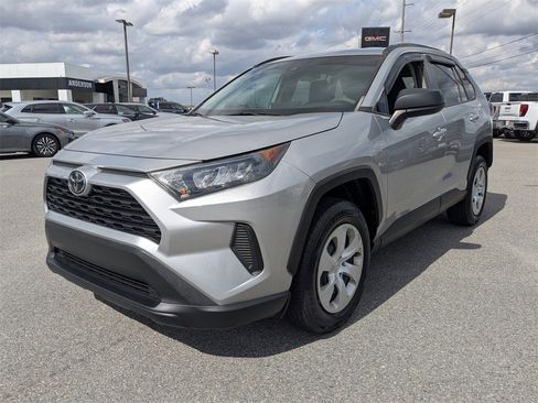 Used 2019 Toyota RAV4 LE image 8