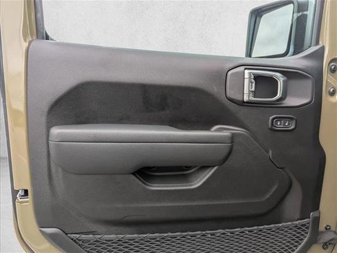 New 2025 Jeep Gladiator Sport image 10