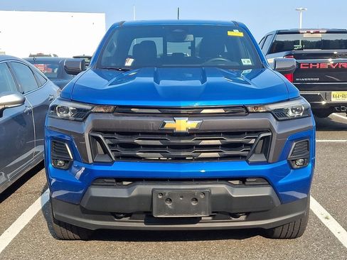 Used 2023 Chevrolet Colorado LT w/ LT Convenience Package III AWD/4WD image 2