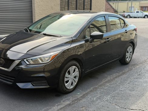 Used 2021 Nissan Versa S FWD image 34