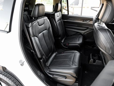 Used 2023 Jeep Grand Cherokee L Limited image 46