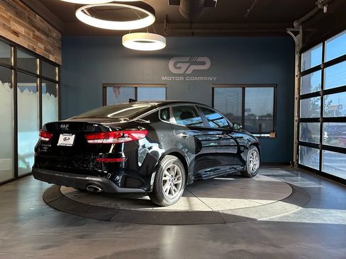 Used 2019 Kia Optima LX FWD image 3