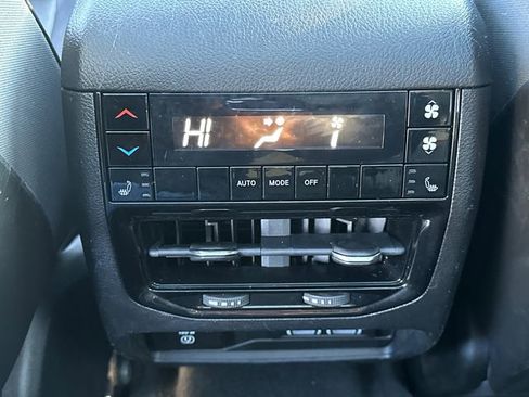 Used 2022 Jeep Grand Cherokee L Limited image 21