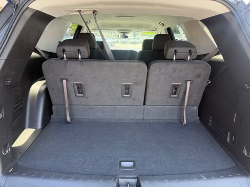 Used 2020 Chevrolet Traverse LS FWD image 11