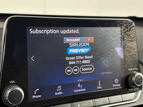 Used 2024 Nissan Altima 2.5 SV FWD image 14