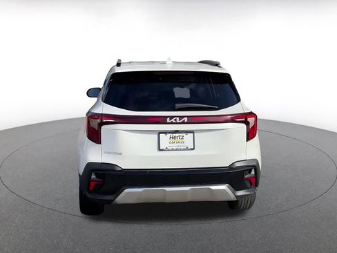 Used 2025 Kia Seltos S image 11