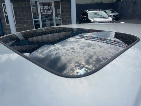Used 2011 Honda Accord EX-L image 8